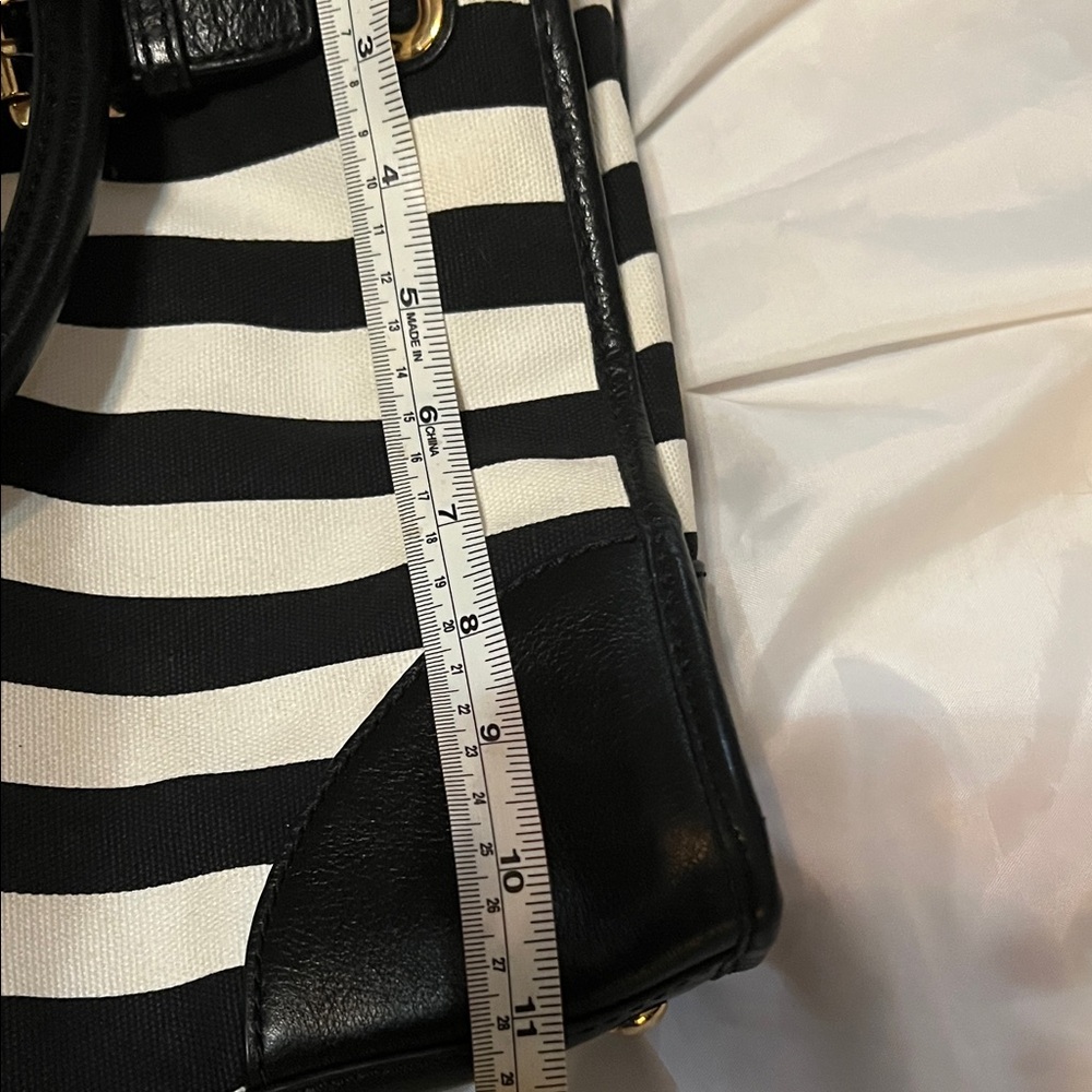 Michael Kors Black and White Striped Hamilton Canvas Tote with Gold Hardward - Picture 11 of 12